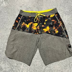 Oakley Swim Trunks Shorts Mens 32 Floral Board Beach